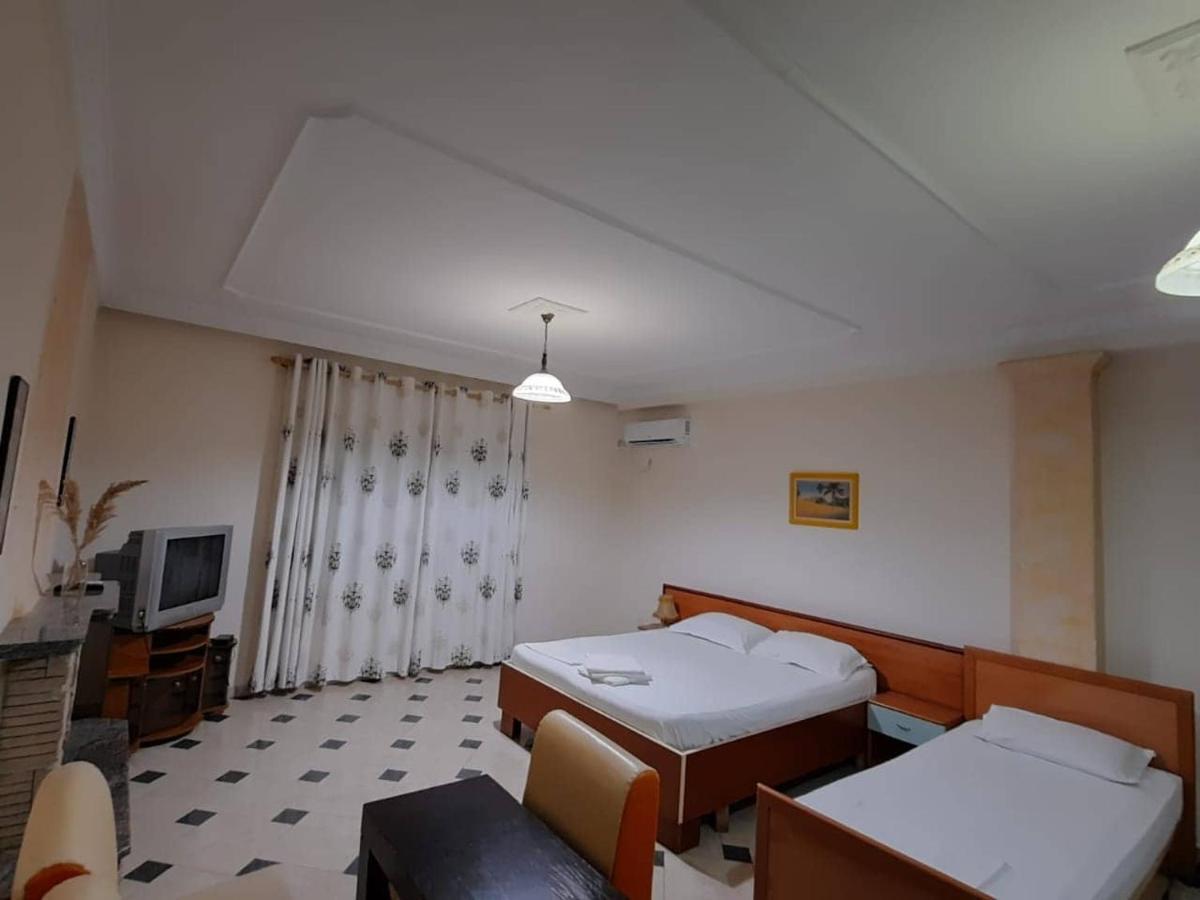 Vila 57 Hotel 티라나 외부 사진