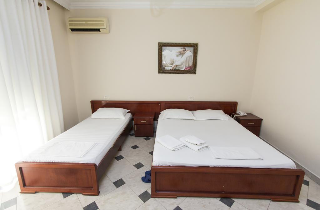 Vila 57 Hotel 티라나 객실 사진
