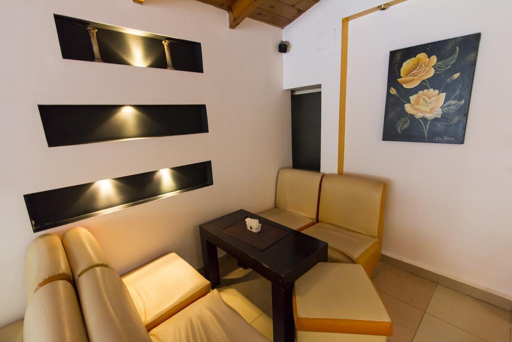 Vila 57 Hotel 티라나 외부 사진
