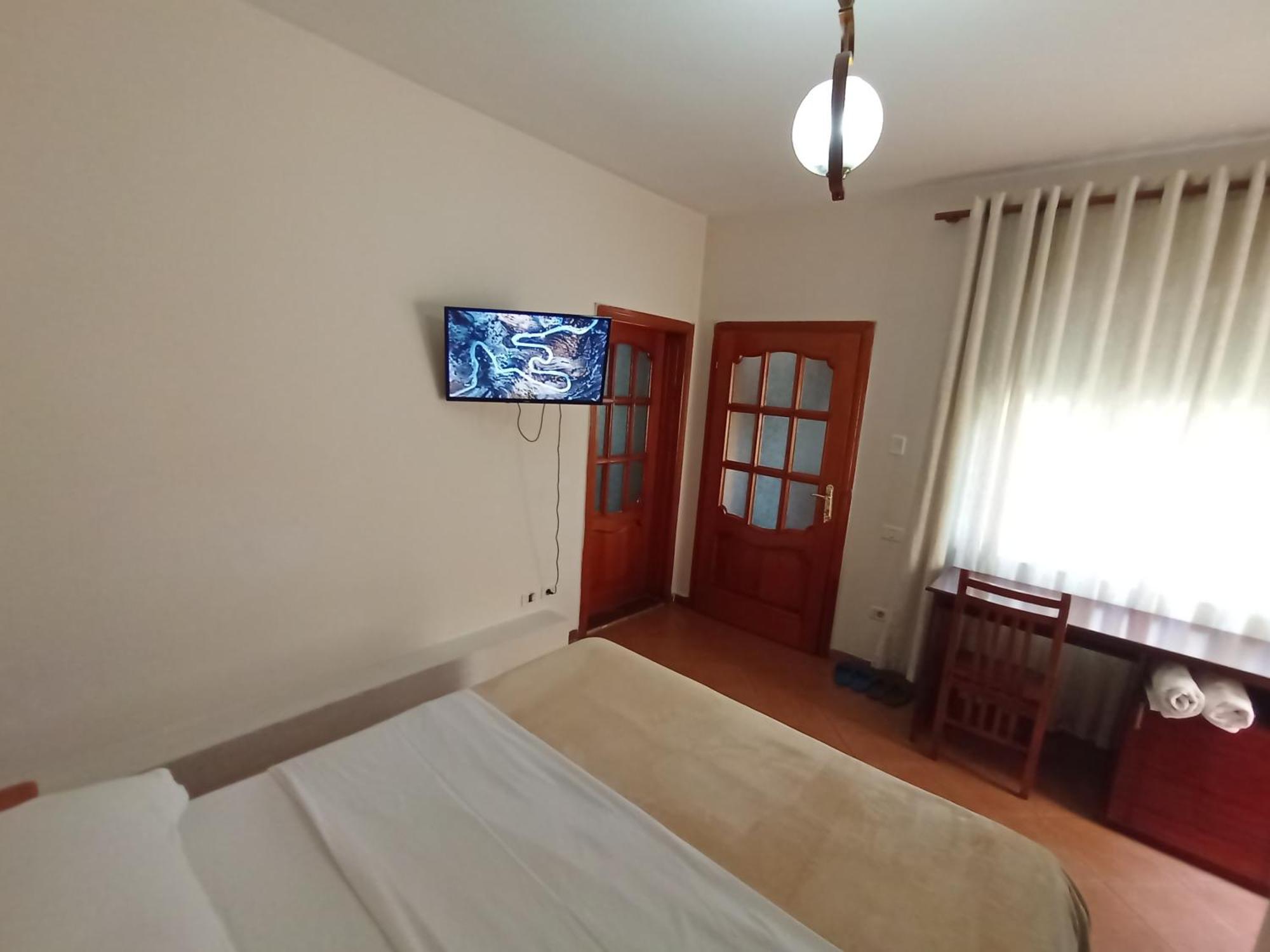 Vila 57 Hotel 티라나 외부 사진